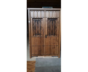 Puerta exterior madera castaño