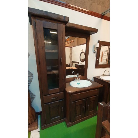 Baño castaño macizo