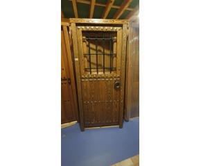 Puerta exterior madera maciza 