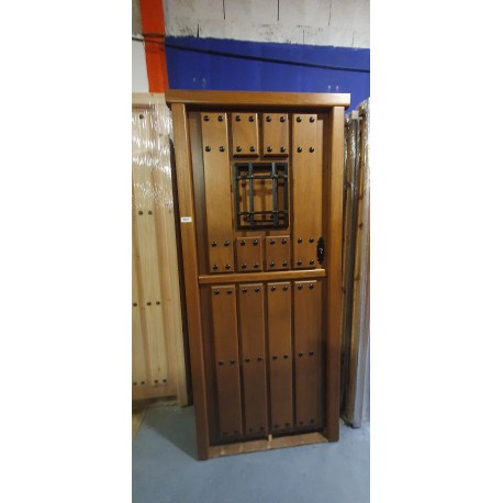 Puerta exterior madera maciza 