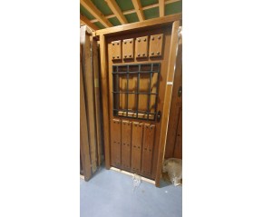 Puerta exterior madera maciza 