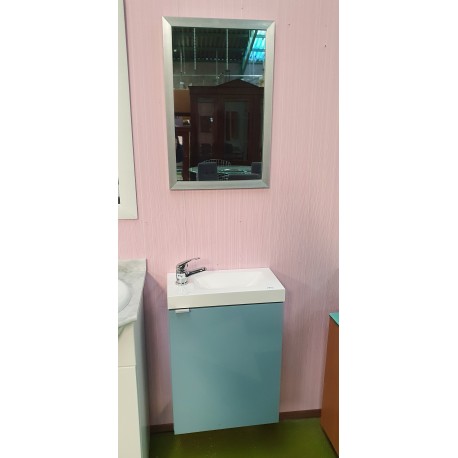 Mueble de baño con espejo