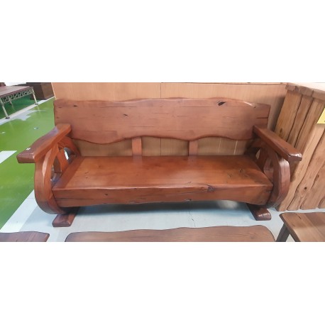 Mesa y escaños madera