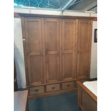 Armario cuatro puertas