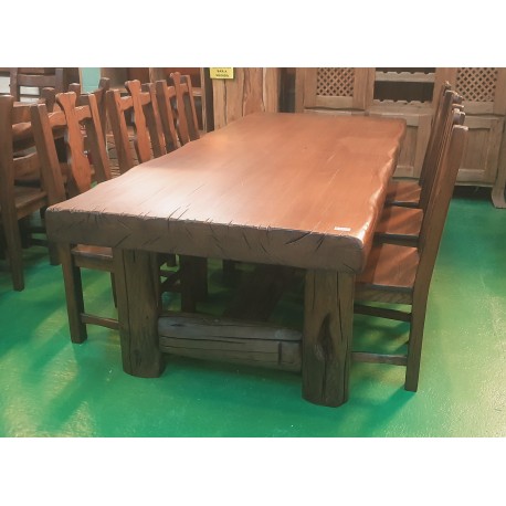 Mesa de castaño maciza