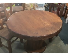 Mesa redonda castaño