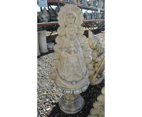 Virgen sobre pedestal